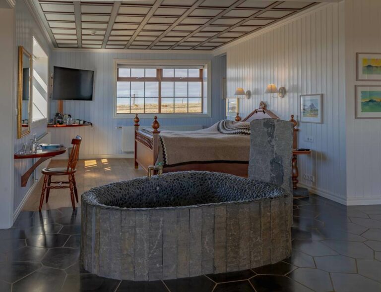 Hotel Rangá's Icelandic Suite features a revolving seating area and views of the Rangá River.