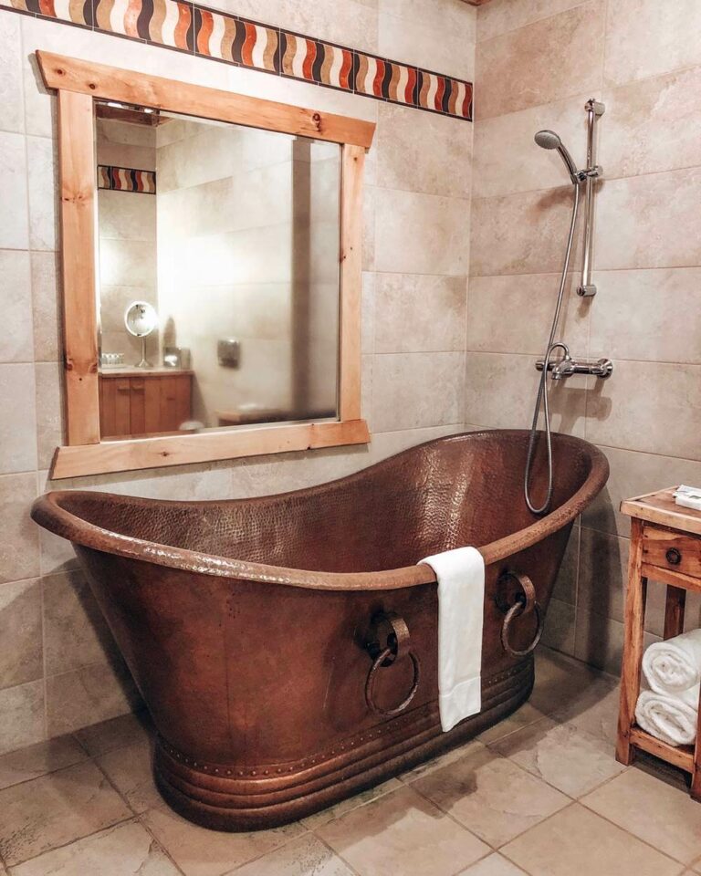 A copper soaking tub in Hotel Rangá's North America Suite.