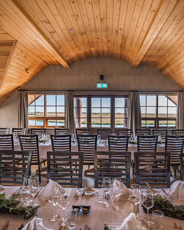 Hotel Rangá's private dining space River Hall decorated for a wedding. 